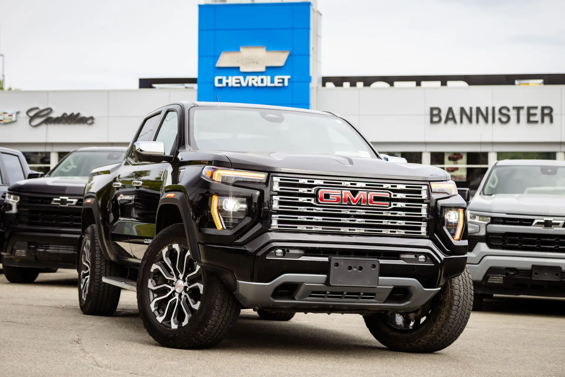 2023 GMC Canyon Denali — photo 1