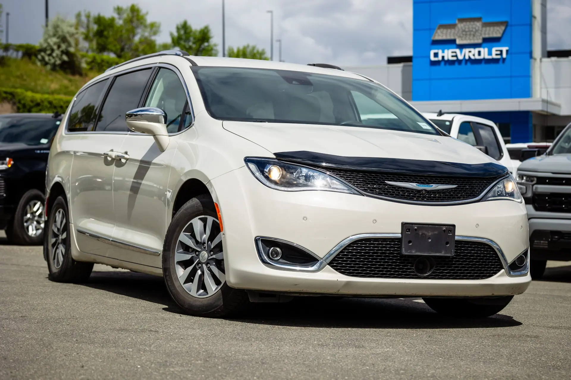 2020 Chrysler Pacifica Hybrid Limited — photo 1