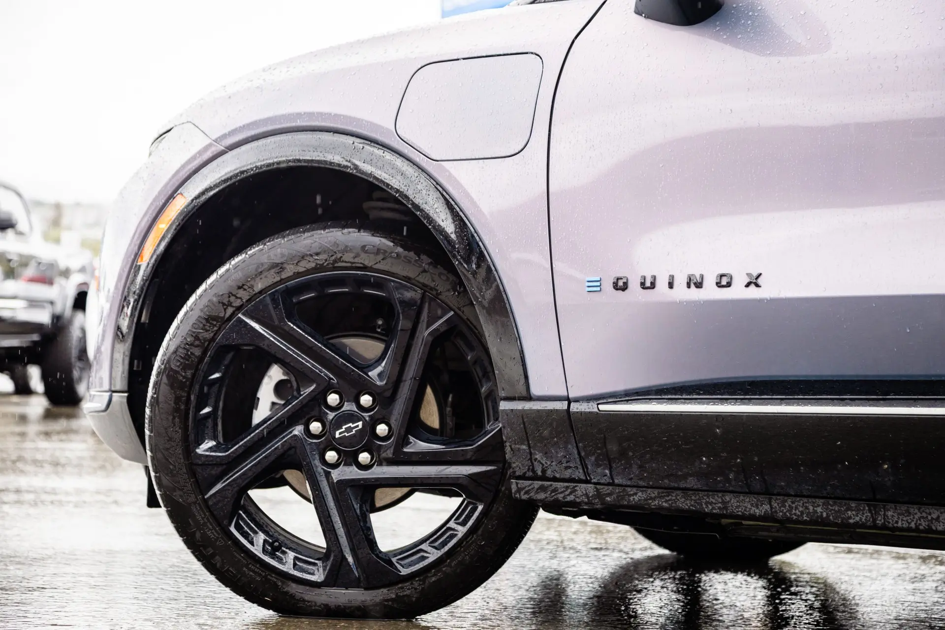 2024 Chevrolet Equinox EV RS — photo 3