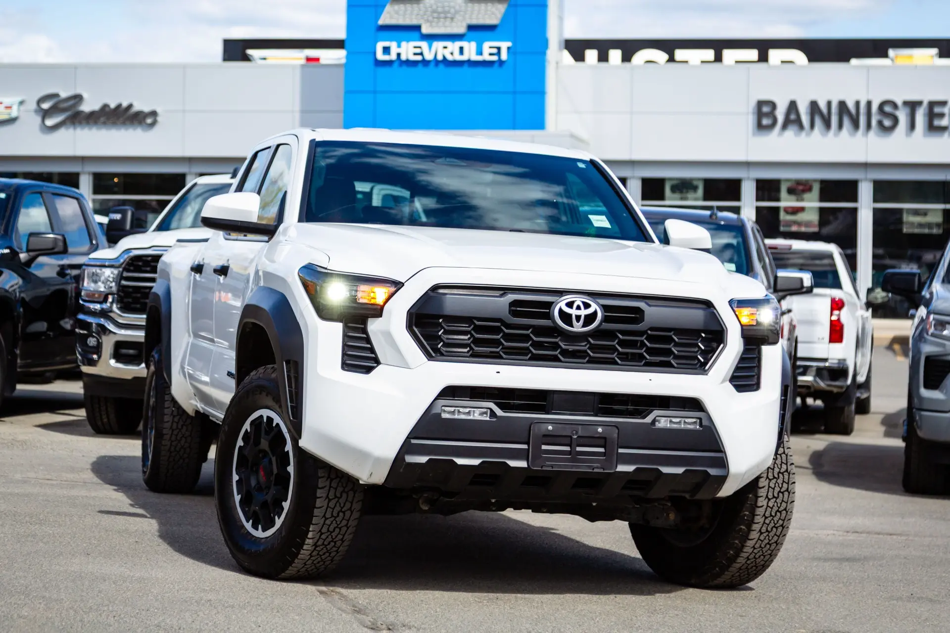 2024 Toyota Tacoma — photo 1