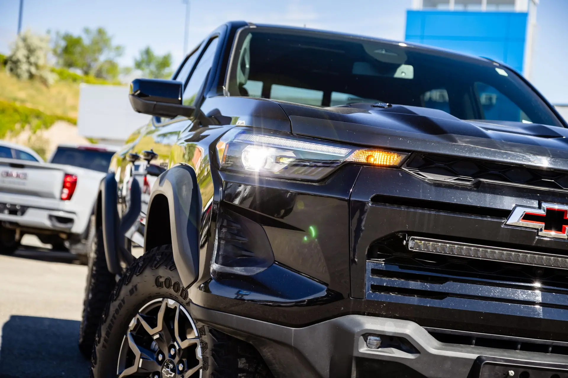 2025 Chevrolet Colorado 4WD ZR2 — photo 2